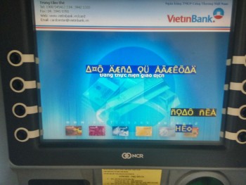 Máy ATM của VietinBank ngừng hoạt động, hiện những dòng ký tự lạ