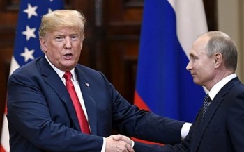 Tổng thống Donald Trump trì hoãn cuộc gặp người đồng cấp Nga