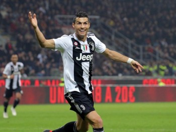 C.Ronaldo không thể ngừng ghi bàn, Juventus hạ gục AC Milan
