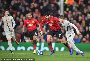 Man Utd 1-0 Young Boys: Fellaini cứu 'Quỷ đỏ'
