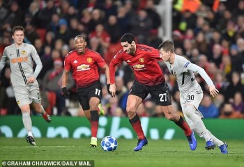 Man Utd 1-0 Young Boys: Fellaini cứu 