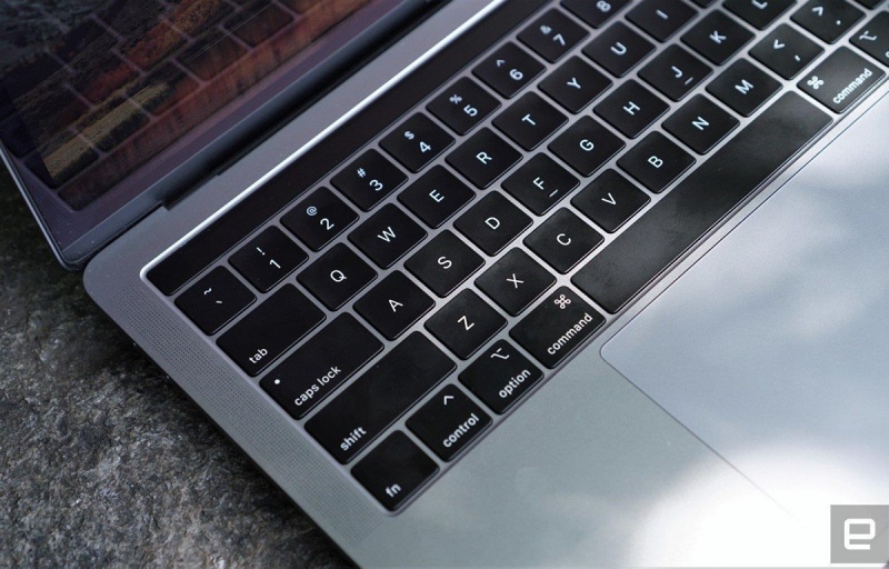 Bloomberg: Apple có thể sắp ra một mẫu máy tính MacBook Pro 16 inch