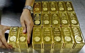Giá vàng trong nước tăng bất chấp đà lao dốc trên thế giới