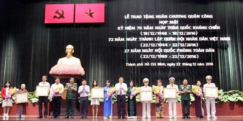 TP Hồ Chí Minh: Trao tặng Huân chương Quân công cho cán bộ quân đội