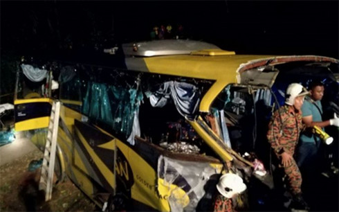 Xe buýt lao xuống vực ở Malaysia, 14 người thiệt mạng
