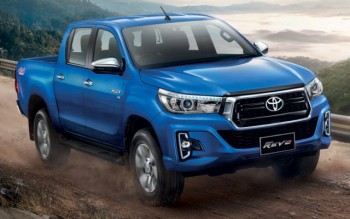 Toyota phải nhập xe bán tải từ Thái Lan về Nhật