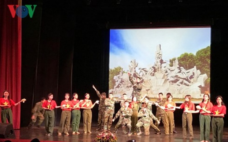 Chương trình nghệ thuật “Hát mãi khúc quân hành” được tổ chức tại Nga
