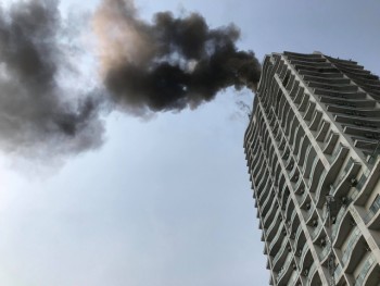Hà Nội: Đang cháy lớn tại chung cư trên đường Hoàng Hoa Thám