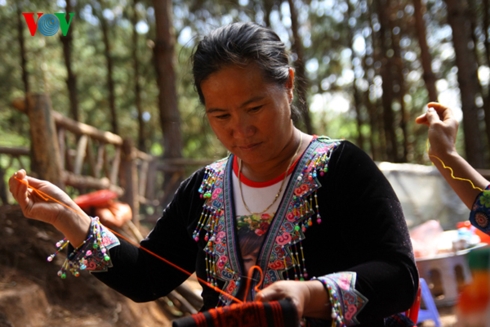Dệt thổ cẩm giúp nâng cao đời sống cho đồng bào dân tộc ở Mộc Châu