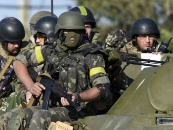 Ukraine cáo buộc nhóm vũ trang muốn ly khai vi phạm lệnh ngừng bắn