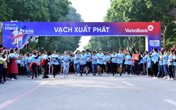 Hơn 1.500 vận động viên tranh tài giải chạy sống khỏe cùng VietinBank