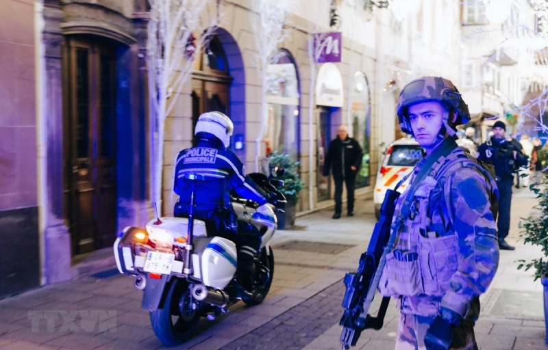 Pháp triển khai 100.000 cảnh sát đảm bảo an ninh dịp Năm mới