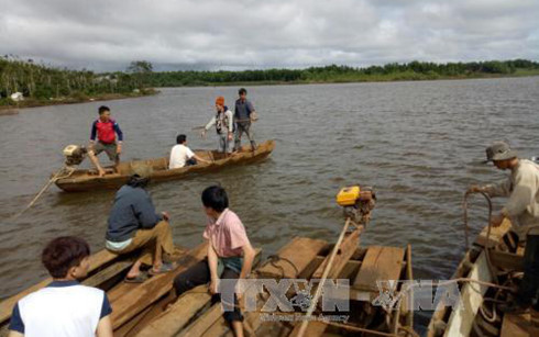 Đắk Nông: Lật thuyền trên hồ thủy điện, 3 người mất tích