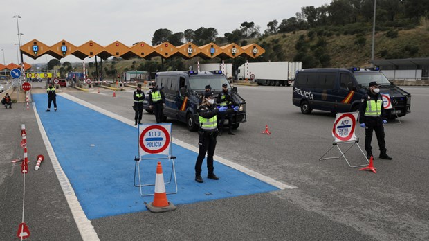 Tây Ban Nha công bố thời điểm mở cửa biên giới với Bồ Đào Nha, Pháp