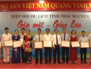 Hiệp hội Du lịch Thái Nguyên khen thưởng 10 tập thể và cá nhân tiêu biểu