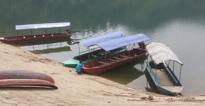 canh bao tinh trang mat an toan cho khach tren ho go mieu