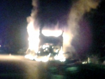 Cháy rụi xe khách giường nằm, hơn 20 hành khách thoát nạn