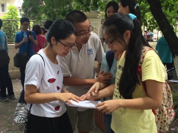Hà Nội: Nhiều trường lúng túng vì lịch kiểm tra học kì lớp 12 đột ngột thay đổi