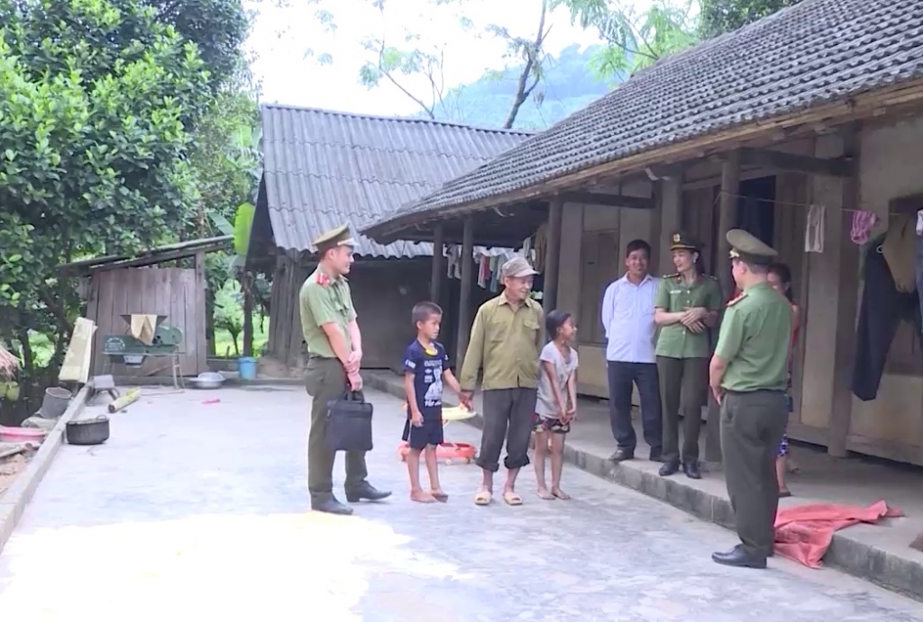 An ninh, quốc phòng, nội chính - Nền tảng cho sự phát triển ổn định bền vững