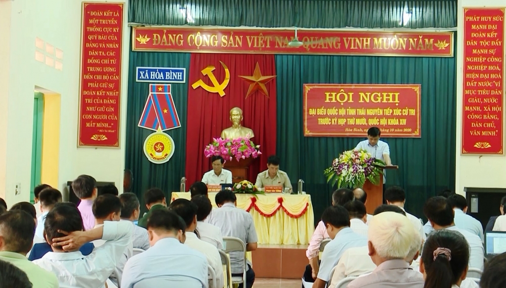 Đại biểu Quốc hội tỉnh Thái Nguyên tiếp xúc cử tri xã Hòa Bình