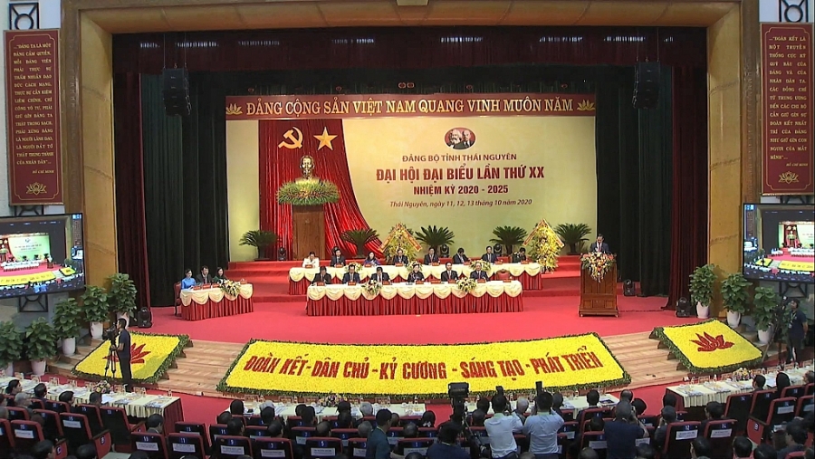 [Photo] Ra mắt Ban Chấp hành Đảng bộ tỉnh Thái Nguyên lần thứ XX, nhiệm kỳ 2020-2025