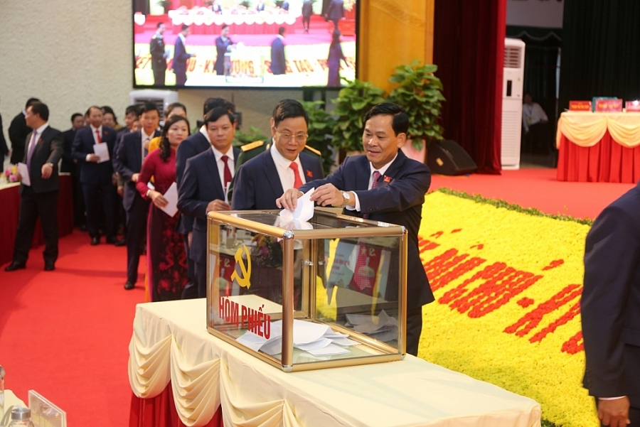 [Photo] Ra mắt Ban Chấp hành Đảng bộ tỉnh Thái Nguyên lần thứ XX, nhiệm kỳ 2020-2025