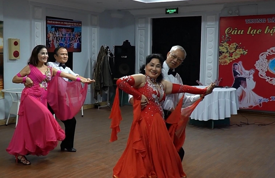 Khiêu vũ - một bí quyết vui khỏe của người cao tuổi (CM Người cao tuổi 12/11)