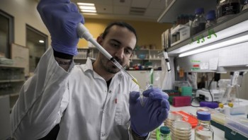 Dịch COVID-19: Các nhà nghiên cứu Israel phát triển vắcxin