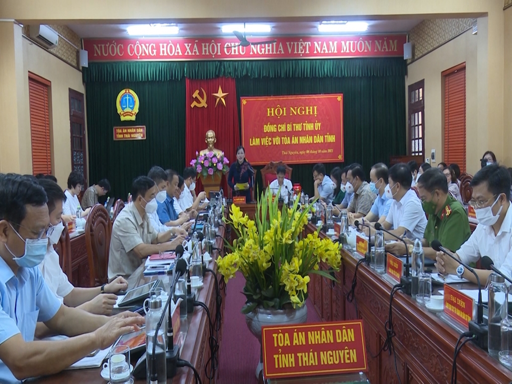Đồng chí Bí thư Tỉnh ủy Thái Nguyên làm việc với ngành toàn án tỉnh.