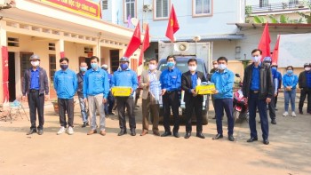 Tỉnh đoàn Thái Nguyên thăm, động viên lực lượng thanh niên tham gia phòng, chống dịch bệnh Covid-19