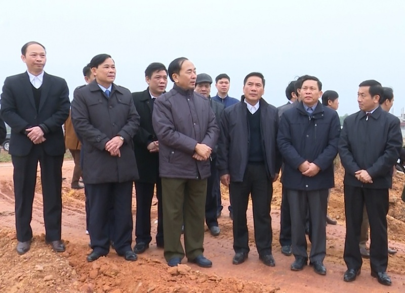Lãnh đạo tỉnh kiểm tra xây dựng cánh đồng mẫu lớn ở Phú Bình