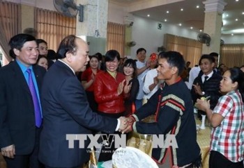 Thủ tướng Nguyễn Xuân Phúc trao quà Tết tại Đắk Lắk