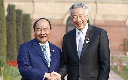 Thủ tướng Nguyễn Xuân Phúc hội đàm với Thủ tướng Singapore