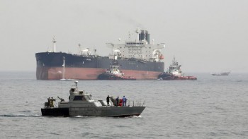 Iran bị nghi bắt tàu chở dầu “mất tích” tại eo biển Hormuz
