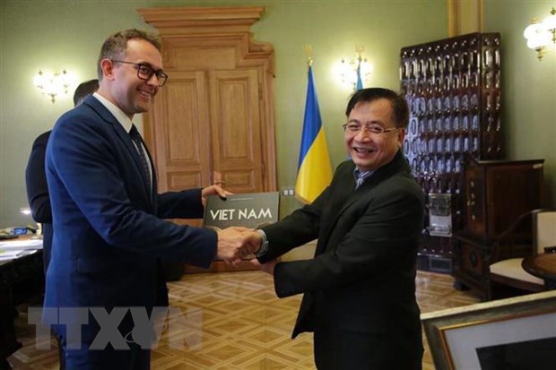 Ukraine: Tỉnh Lviv sẵn sàng thúc đẩy kinh doanh với doanh nghiệp Việt