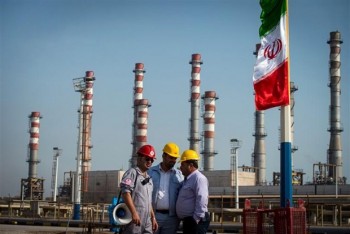 Iran lên kế hoạch xây dựng kho cảng dầu mới ngoài vùng Vịnh