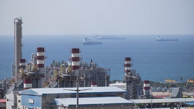 Iran khẳng định xuất khẩu dầu mỏ bằng mọi biện pháp
