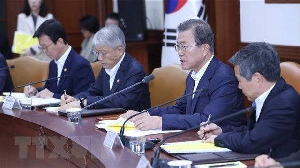 Tỷ lệ ủng hộ Tổng thống Hàn Quốc lần đầu xuống dưới 40%