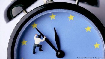 Các nước châu Âu chỉnh đồng hồ chuyển sang giờ mùa Đông