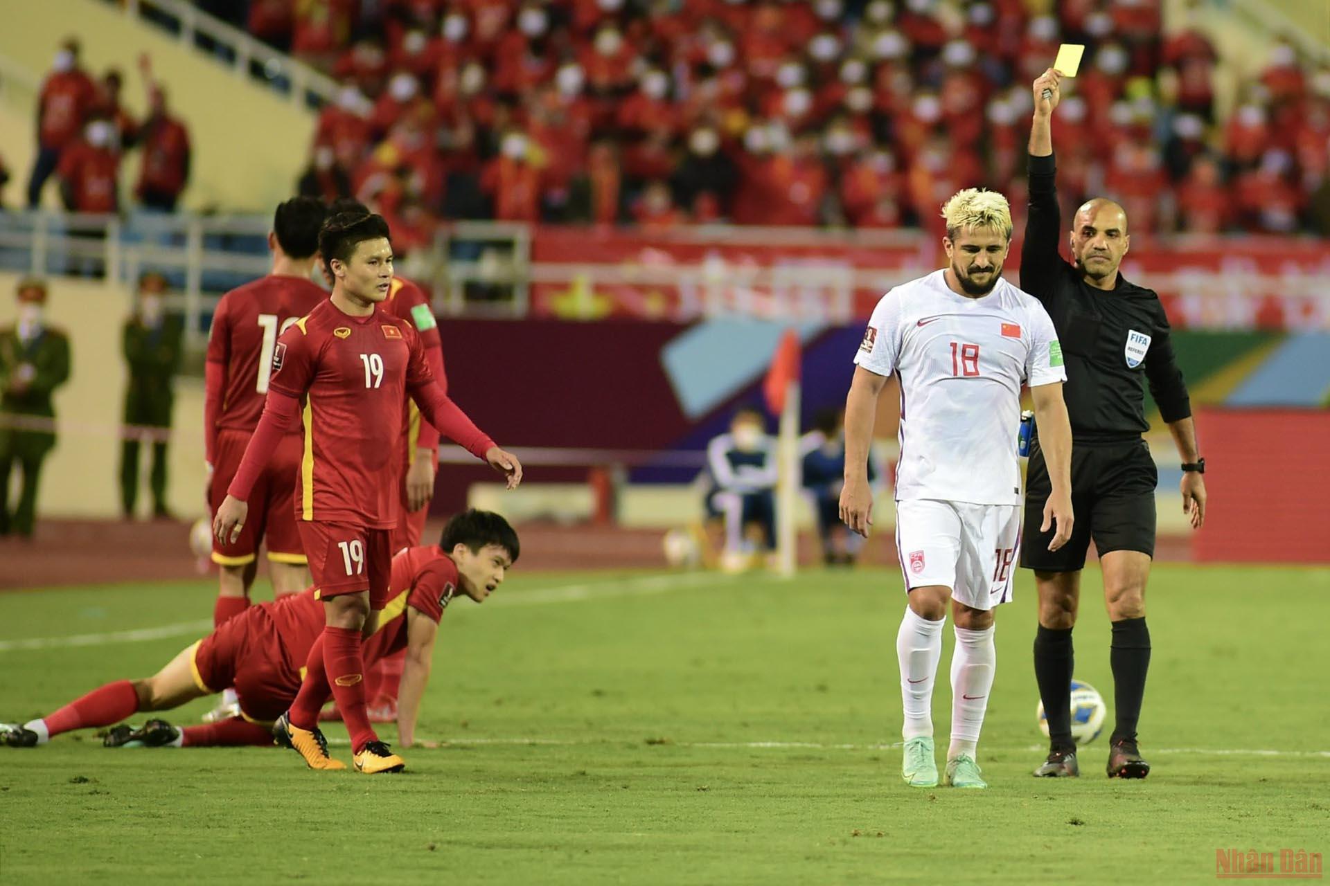 (Hiệp 2) Việt Nam 2-0 Trung Quốc: Giữ vững tập trung -0