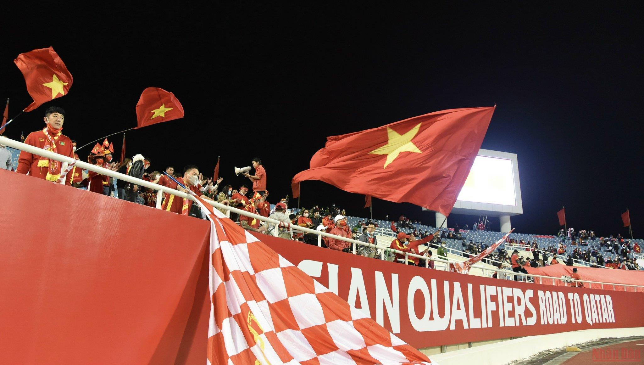(Hiệp 1) Việt Nam 1-0 Trung Quốc: Tấn Tài mở tỷ số -0