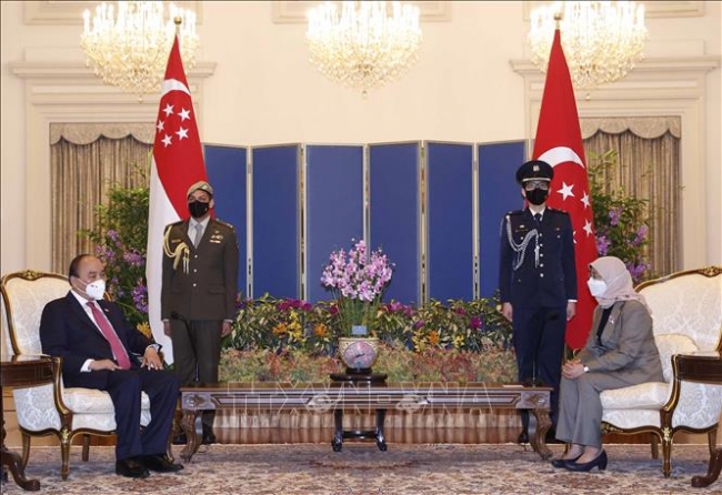 Chủ tịch nước Nguyễn Xuân Phúc hội kiến Tổng thống Singapore