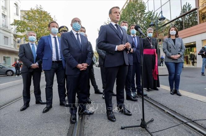 Paris yêu cầu toàn bộ đại sứ quán Pháp ở nước ngoài siết chặt an ninh