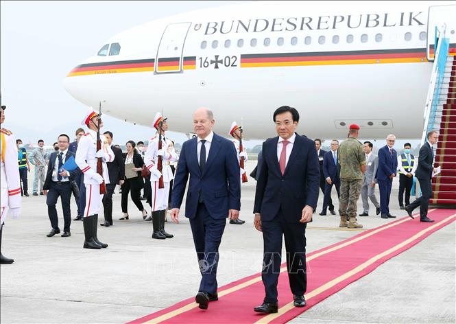 Thủ tướng Cộng hòa Liên bang Đức bắt đầu thăm chính thức Việt Nam