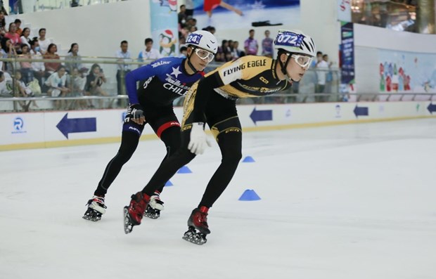 Lần đầu tiên tổ chức Giải vô địch trẻ Trượt băng tốc độ quốc gia