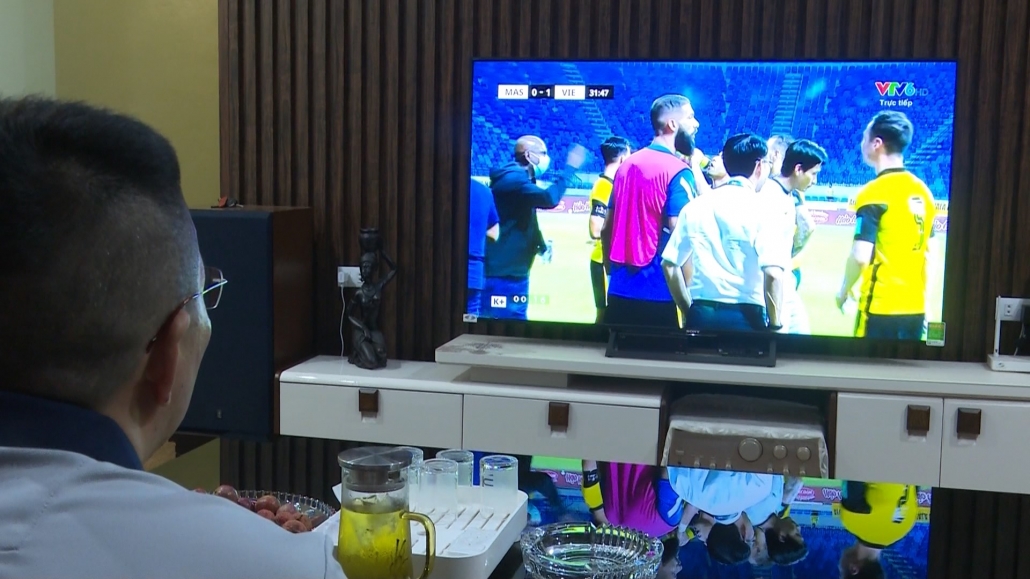 Thái Nguyên: người hâm mộ cổ vũ cho đội tuyển việt nam qua màn ảnh nhỏ