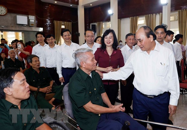 Chủ tịch nước thăm và tặng quà thương, bệnh binh tại Bắc Ninh