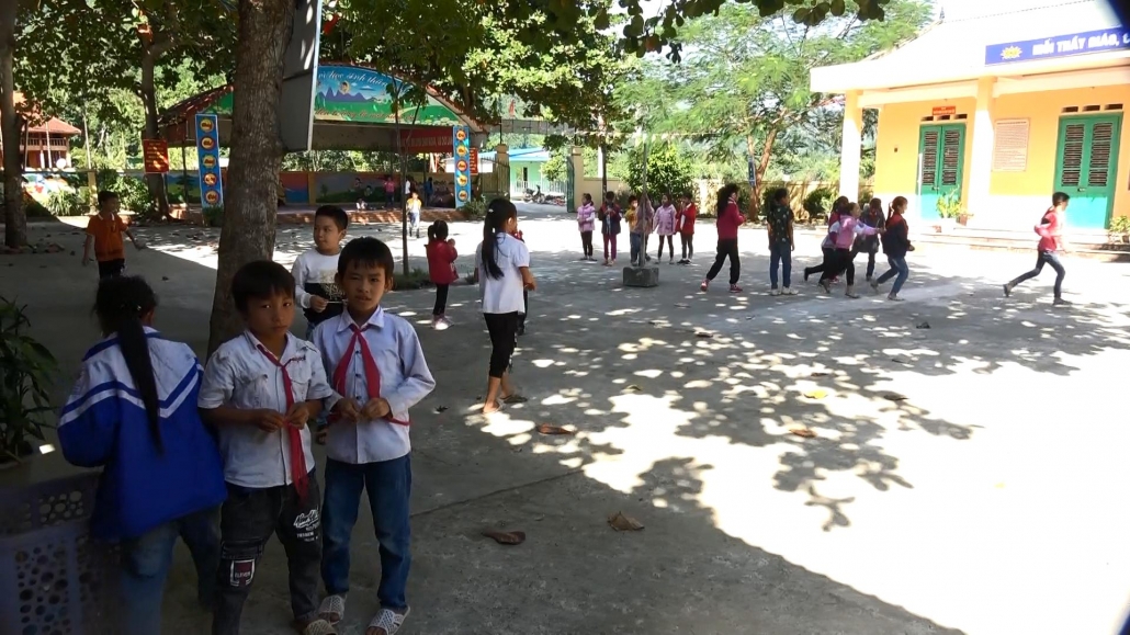 Đảm bảo chất lượng nguồn nước cho học sinh Trường tiểu học số 2 xã Văn Lăng