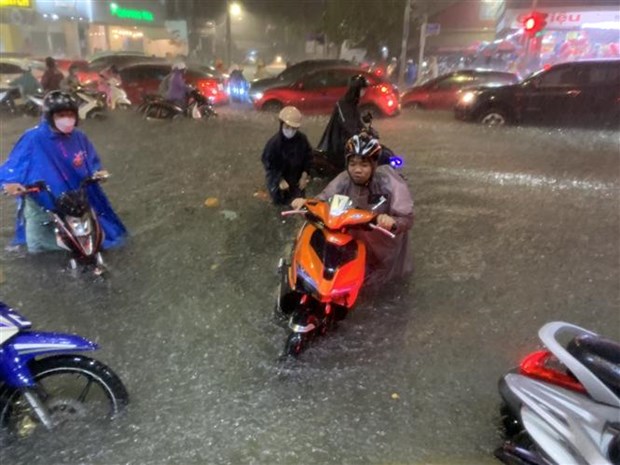 Thành phố Đà Nẵng cho học sinh nghỉ học để ứng phó mưa lũ