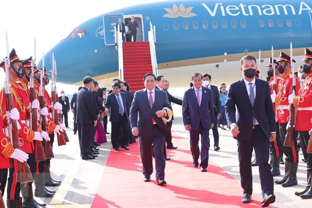 Thủ tướng Phạm Minh Chính bắt đầu thăm chính thức Vương quốc Campuchia